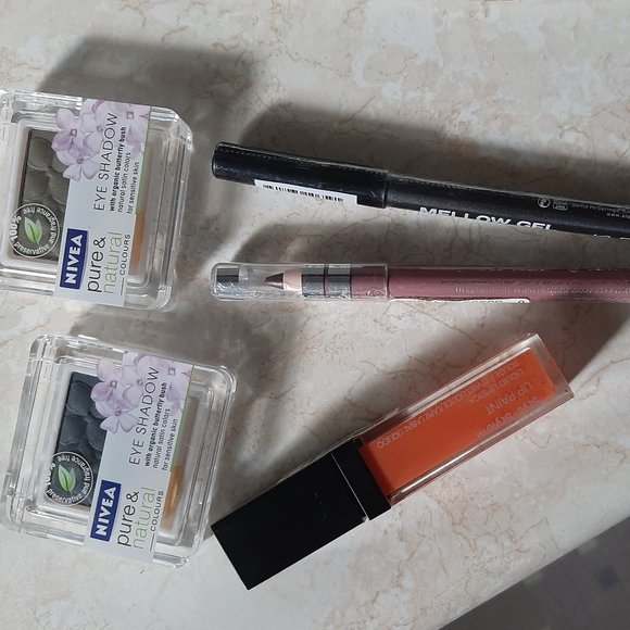 Makeup Combo 2Eyeshadow/lipliner/eyeliner/lipstick - Picture 1 of 6